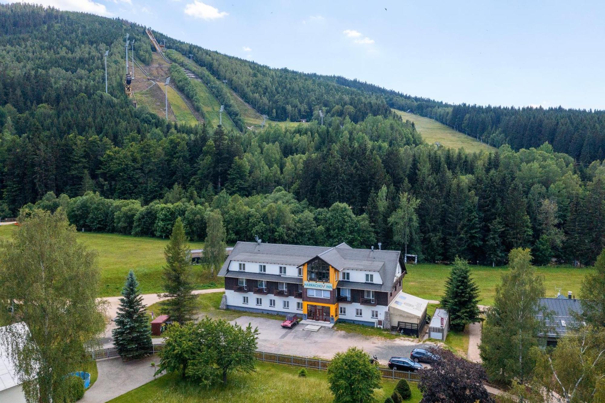 Hotel Harrachov Inn Екстериор снимка