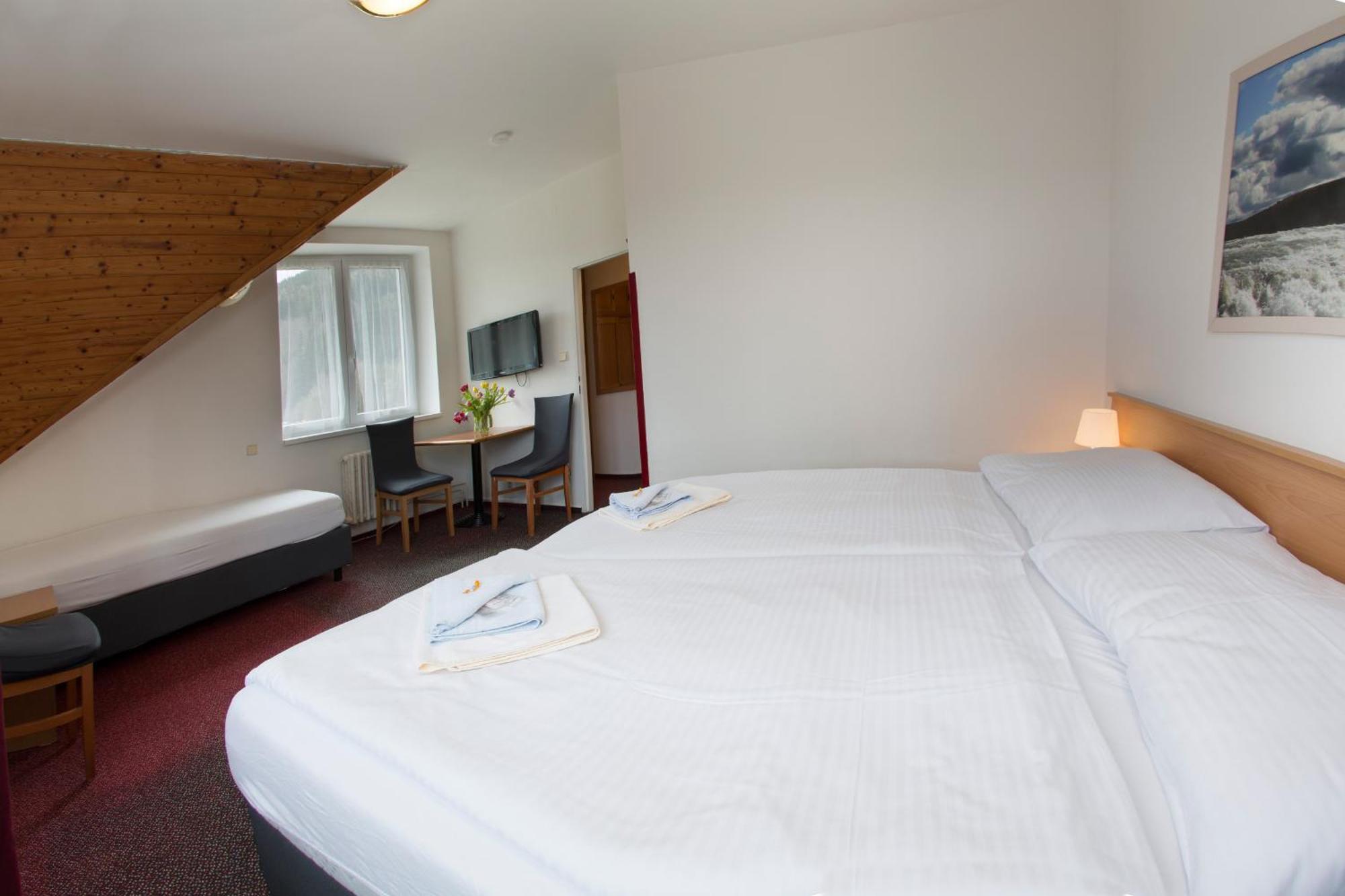 Hotel Harrachov Inn Екстериор снимка